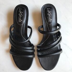 Life Stride size 6 1/2 black wedge sandals. NWT